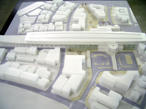 駅を中心とした全景のA案模型