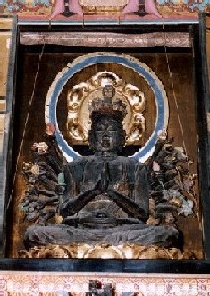 瑞天寺の千手観音像の写真