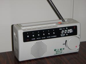 平成23年度配備品ラジオ（写真）