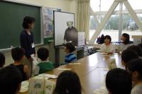 日本画家・小林古径について学ぼうの活動の様子（写真）