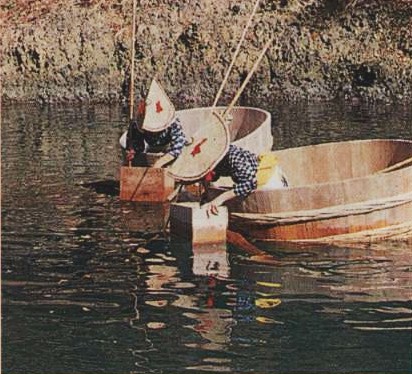 新潟県佐渡市・たらい船（小木地区）の様子（写真）