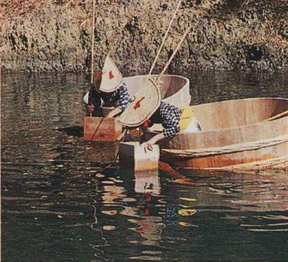 新潟県佐渡市・たらい船（小木地区）の様子（写真）