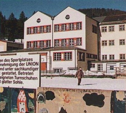オーストリア　リリエンフェルト市・スキーの専門学校（外観写真）