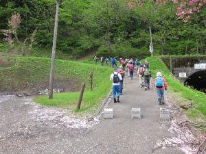 ゆあみ登山口（写真）