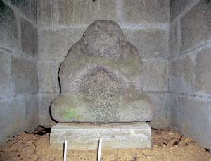 稲荷神社の庚申像（画像）