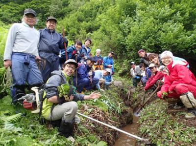 上越やまざと暮らし応援団の皆さん（写真）