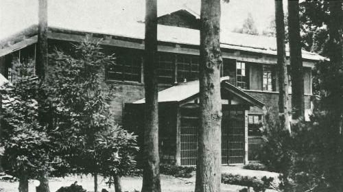 初代高田図書館（写真）