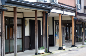 南本町三丁目雁木（写真）