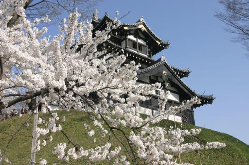 高田城三重櫓（写真）