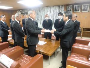 災害対策特別委員会の提言(写真)
