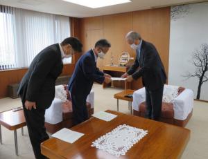 新型コロナウイルス感染症対策に関する提言(令和2年7月9日)の写真