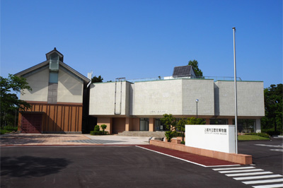 上越市立歴史博物館（写真）