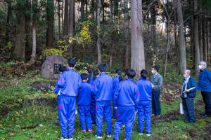 地元中学生への説明（写真）