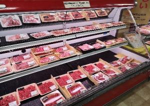 あるるん畑の肉販売コーナーの様子（写真）