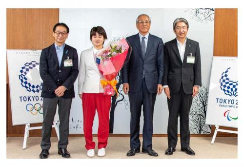 「東京2020パラリンピック」で入賞した石浦智美選手による表敬訪問（写真）
