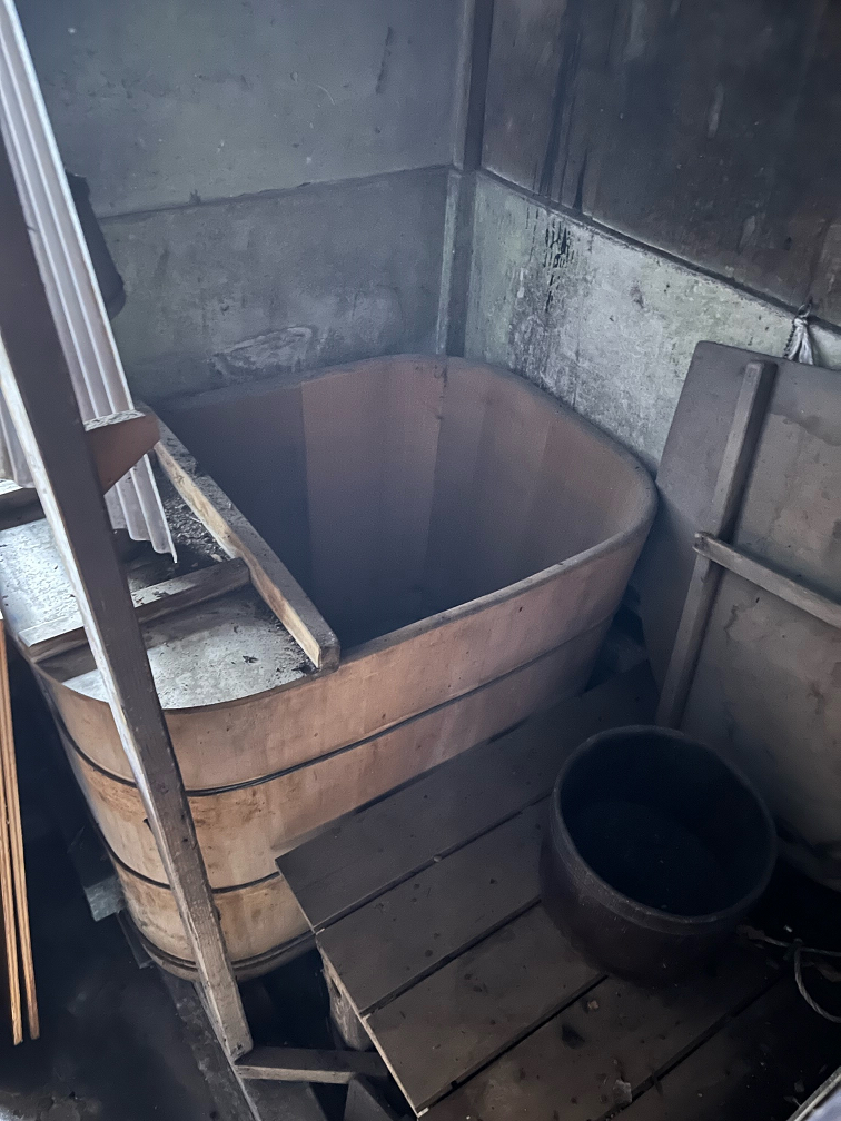旧金津憲太郎桶店の風呂の画像