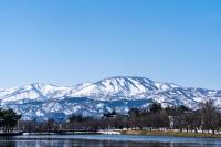 雪形の残る南葉山の写真