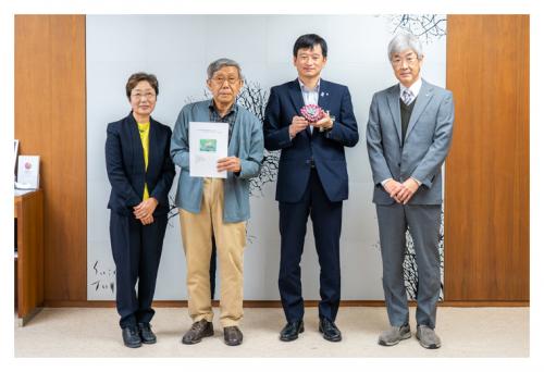 高田城址公園の蓮の花数を調べる会による調査結果報告(写真)