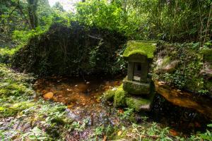 岩屋堂観音堂　弁天祠　写真