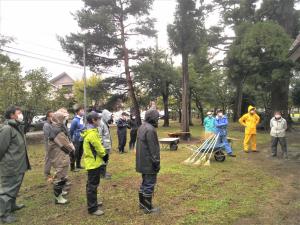 子安神社　清掃の様子　写真