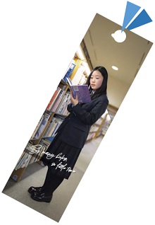 本を読む女生徒（写真）