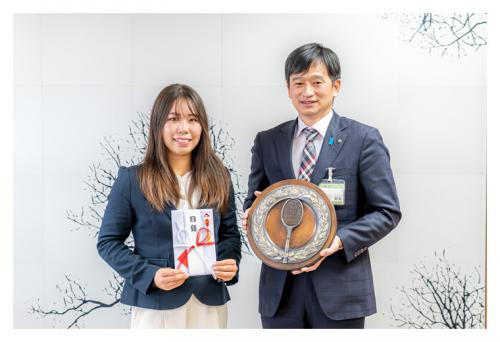 第97回全日本テニス選手権に出場した坂詰姫野選手の優勝報告（写真）