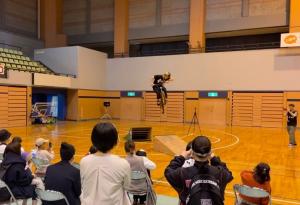 第1回地域クラブフェア　BMXのPRステージ（写真）
