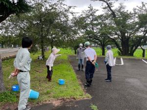 作業開始前ミーティングの様子（写真）