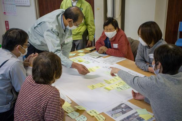 話合いの風景（写真）