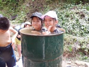 川遊び、ドラム缶風呂、集落散策（写真）