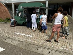 美味しいカレーのキッチンカー（写真）