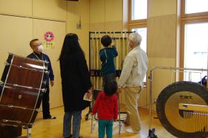 第3回地域クラブフェア　上越市民吹奏楽団、上越交響楽団による体験会の様子（写真）