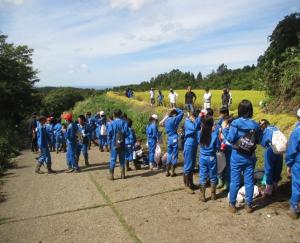 稲刈り前の小学生の様子