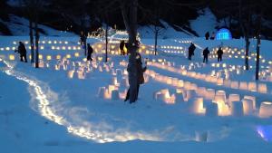 安塚区円平坊（縁結び神社）雪灯籠（写真）