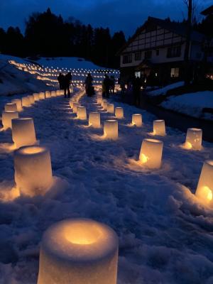 安塚区細野（六夜山荘前）雪灯籠　月無し（写真）