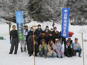 中山間地域支え隊の皆さん（写真）