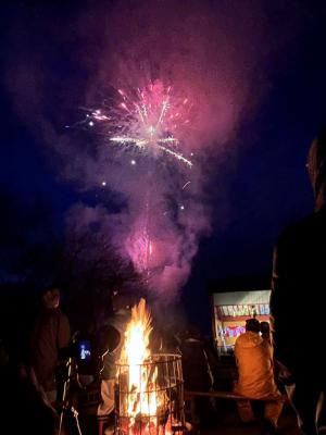 夜の花火の様子（写真）