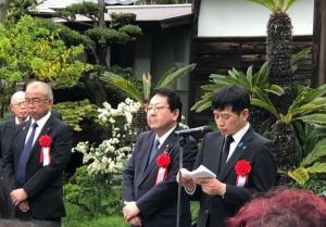 前島密翁墓前祭の写真