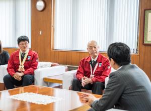 第32回技能グランプリの入賞者による表敬訪問の写真