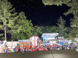 山車・竿灯みこしのフィナーレ（写真）