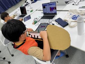 段ボールギターを作成（写真）