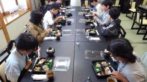 勝どき飯試食（写真）