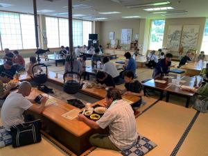 賑わう会場内の様子（写真）