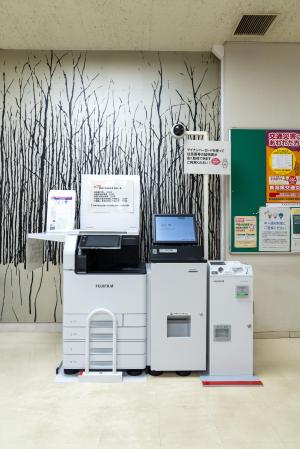 マルチコピー機（写真）