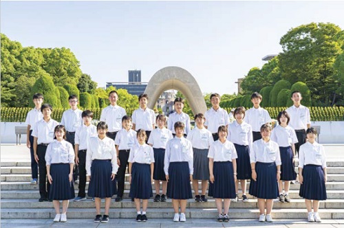 広島平和記念式典中学生さなK者集合写真