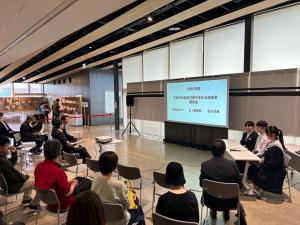 派遣報告前の会場の様子（写真）