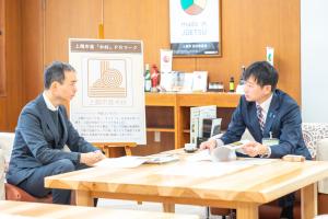 上越市産「木材」PRマーク選定委員会による決定作品の報告の写真