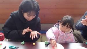親子でチンコロづくり（写真）