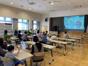 地球温暖化防止講座の様子（写真）