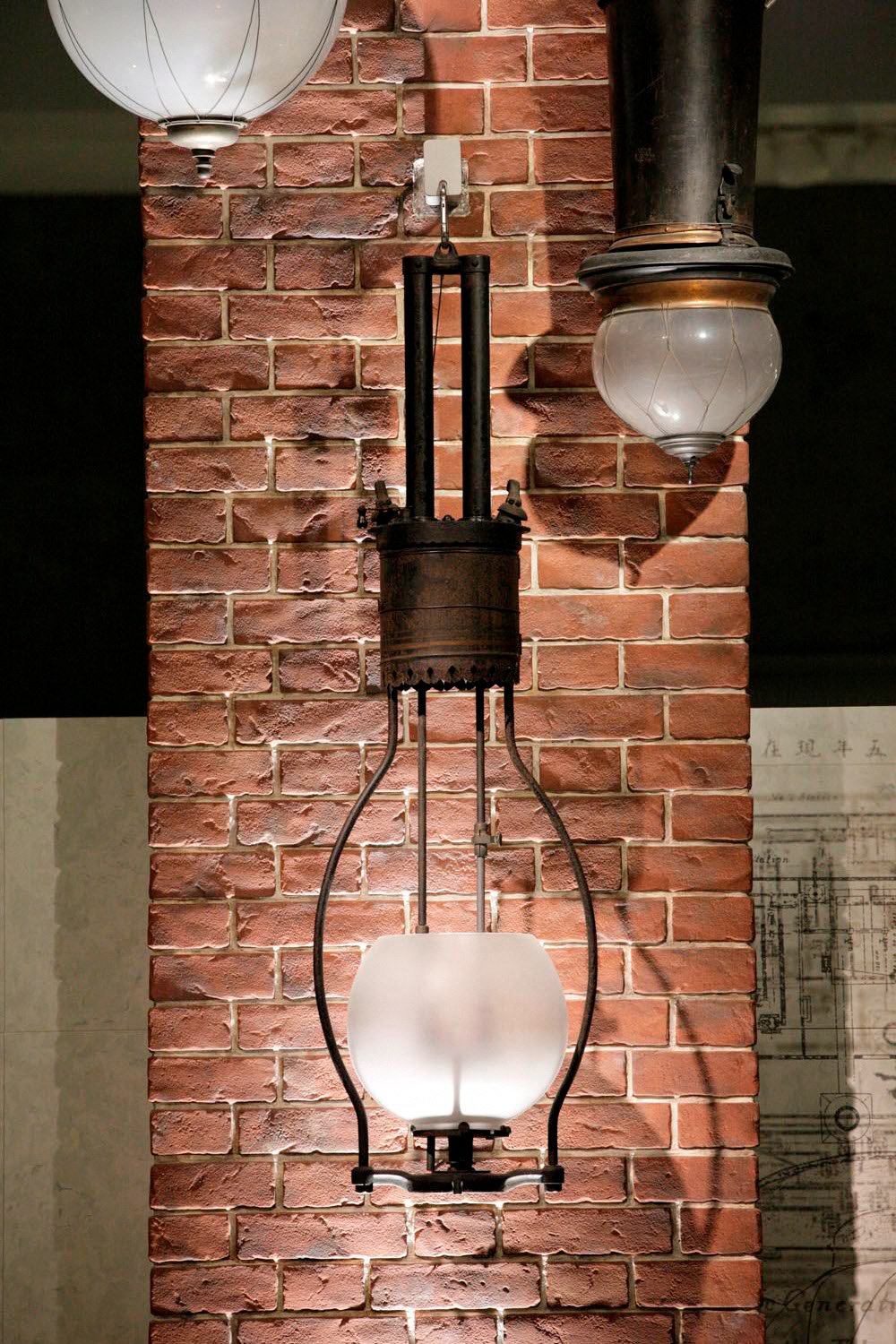 国立科学博物館提供写真「ブラッシュ・アーク灯」（画像）